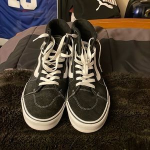 Black and white vans size 10